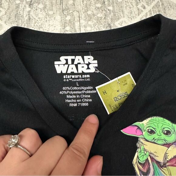 Star Wars Mandalorian Grogu Black Graphic Comic Official Tee Shirt Women Size L - Picture 4 of 5